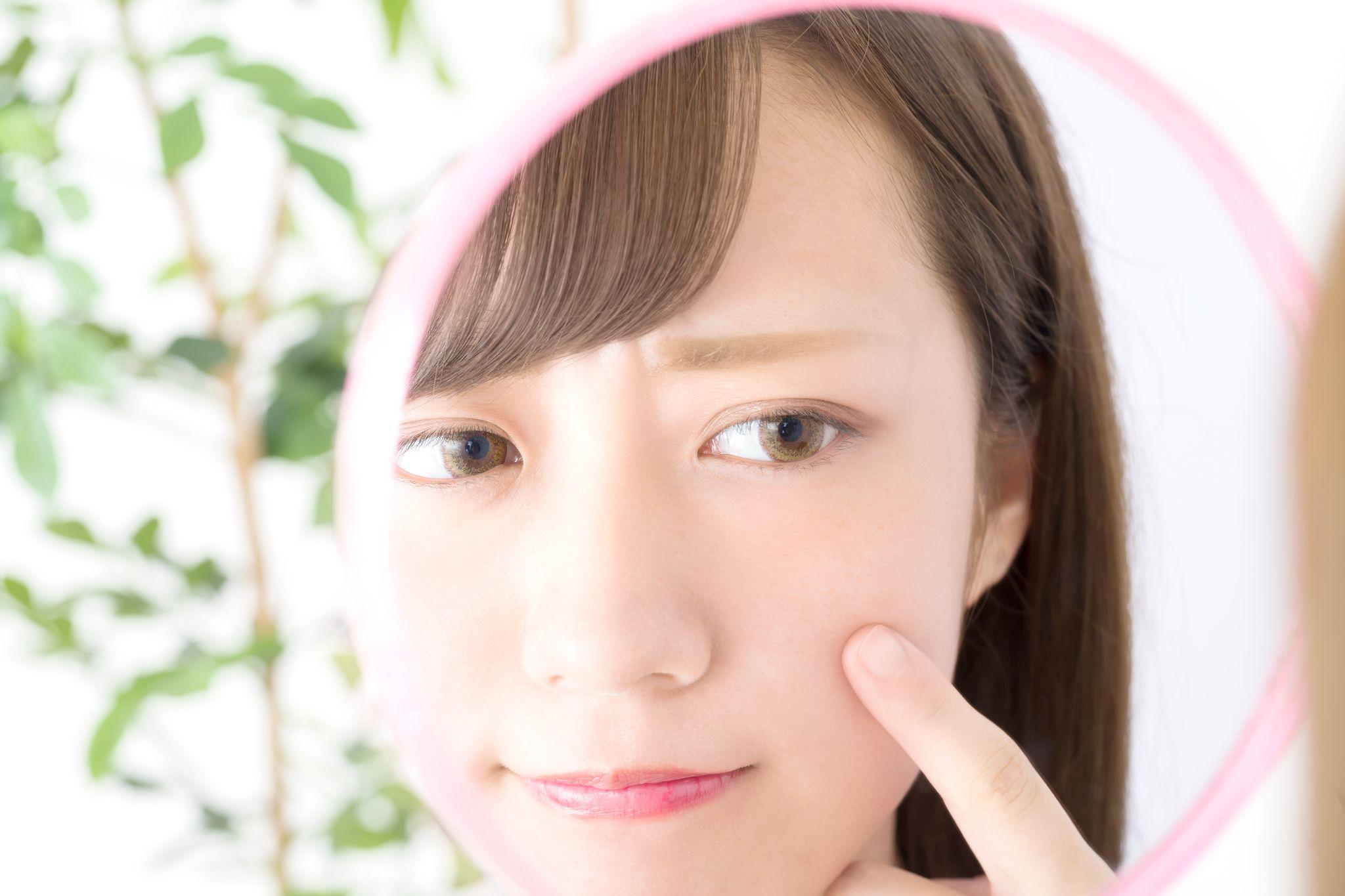 ひどいニキビ跡を自力で治すのは難しい？
